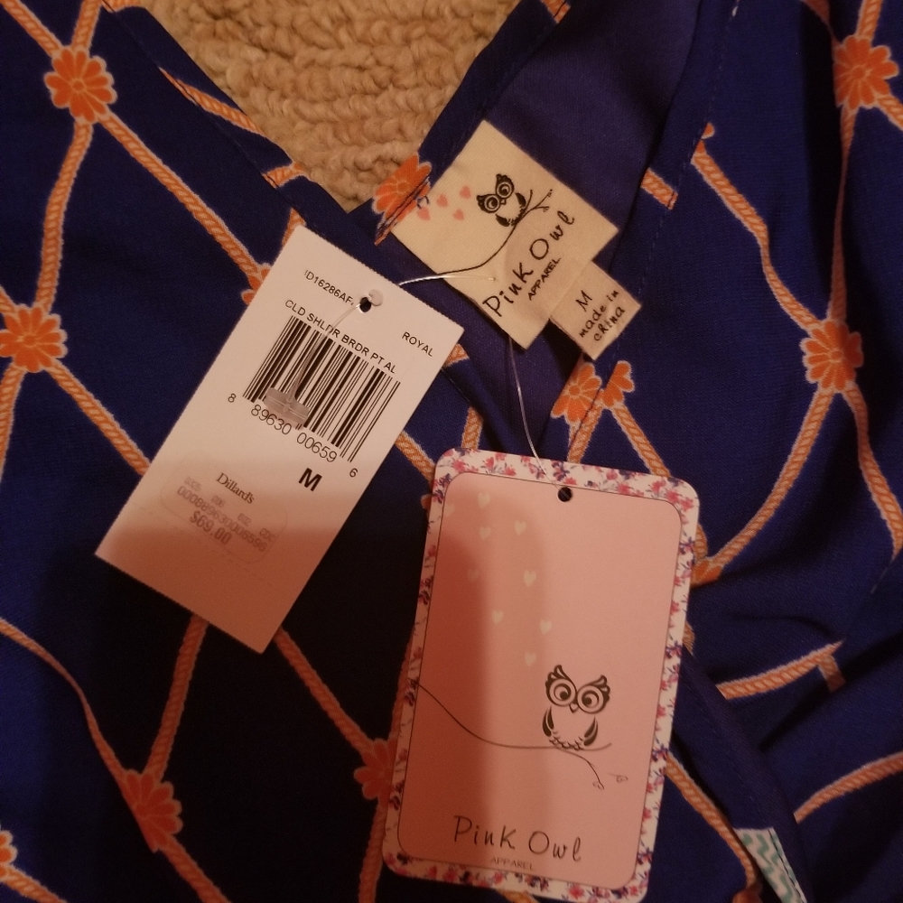 Cold shoulder dress - Picture 11 of 11